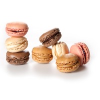 12 Macarons